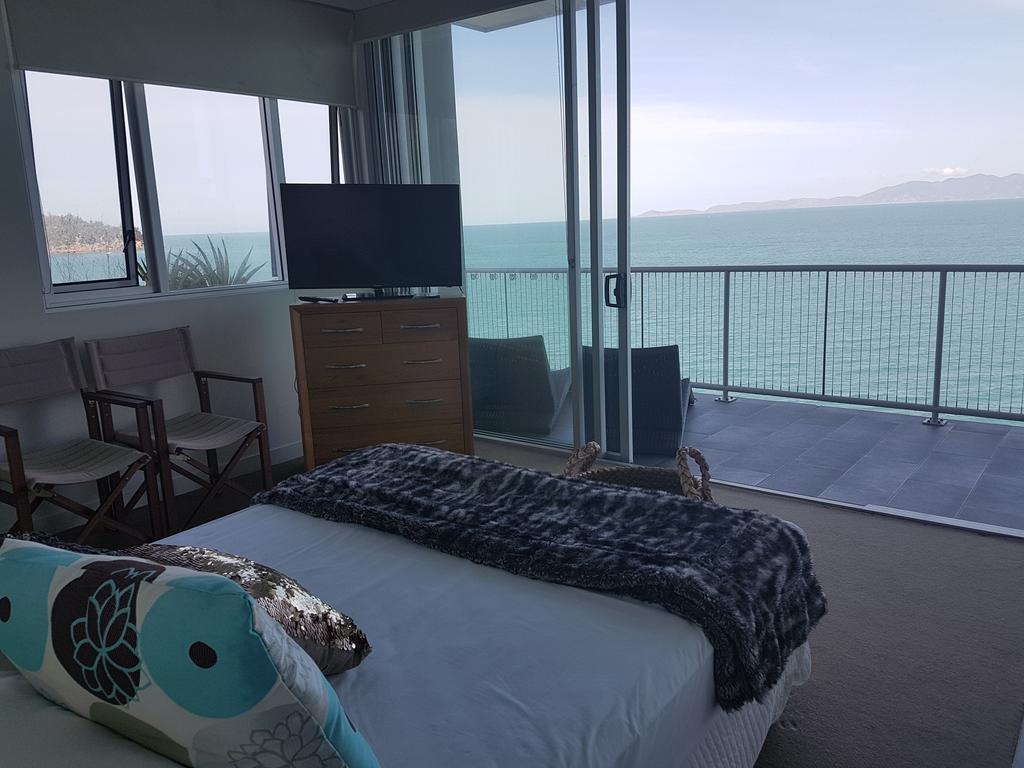 Penthouse On Bright Point Apartment Nelly Bay Exterior photo